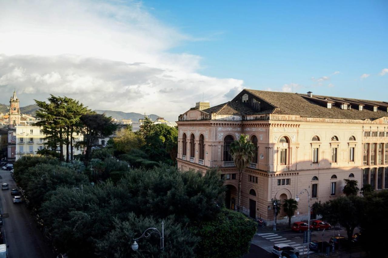 Al Teatro Verdi Luxury Apartment Салерно Экстерьер фото